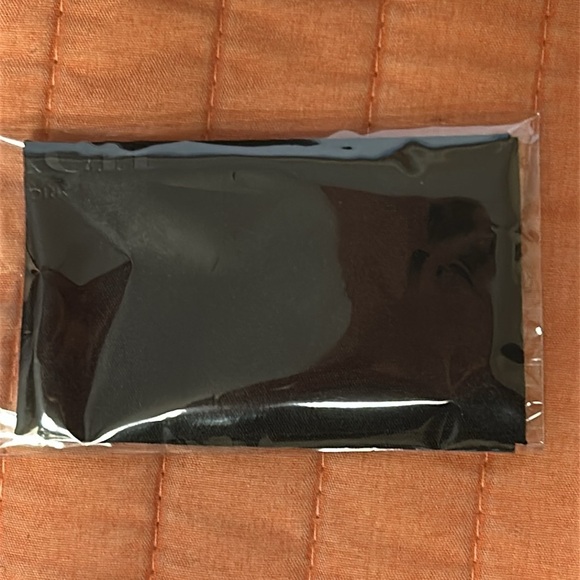 COACH Black Clam Shell Sunglass Case with Coach cleaning cloth - Picture 5 of 10